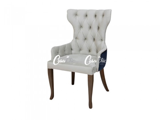 Cadeira com Tachas e Capitone 7799 Salvatore de Madeira Maciça