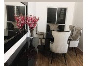 Cadeira com Tachas e Capitone 7799 Salvatore de Madeira Maciça